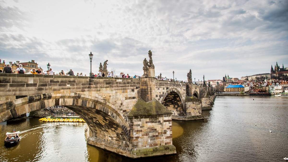 Карлів міст у Празі – фото і як будували старовинний міст в Європі Карлів міст у Празі – фото і як будували старовинний міст в Європі