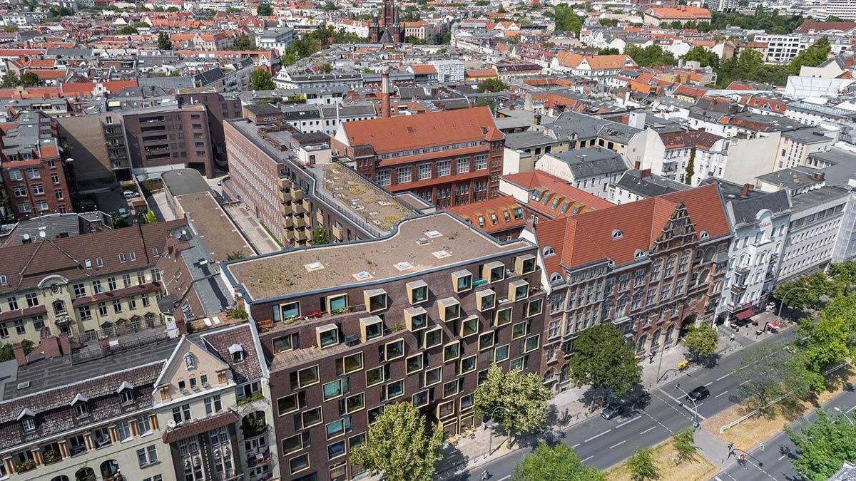 Піксельна кладка серед історичної архітектури / Фото Archdaily Піксельна кладка серед історичної архітектури / Фото Archdaily