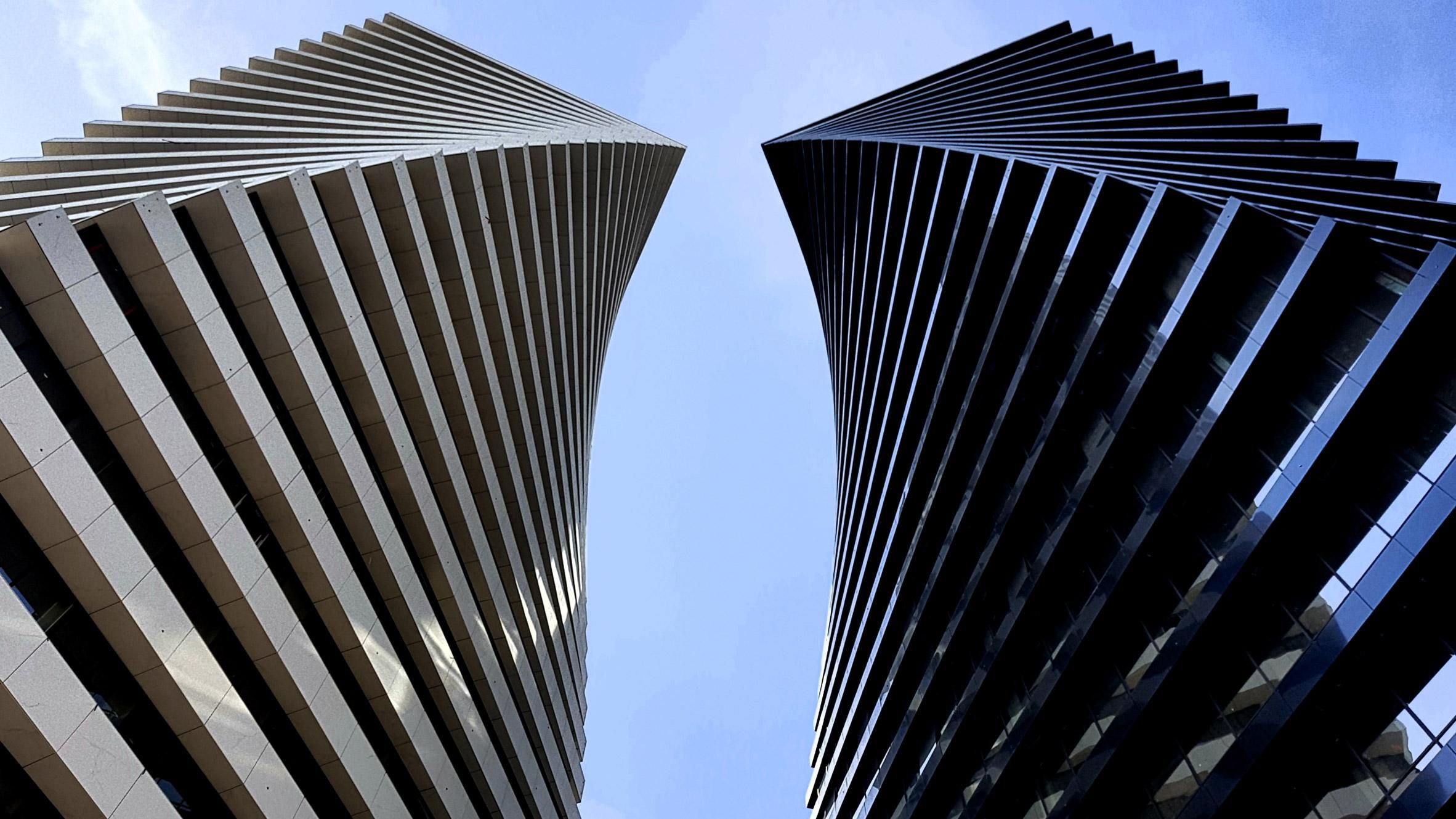 Танець каменю і скла: чим вражають найвищі споруди Тбілісі Танець каменю і скла: чим вражають найвищі споруди Тбілісі