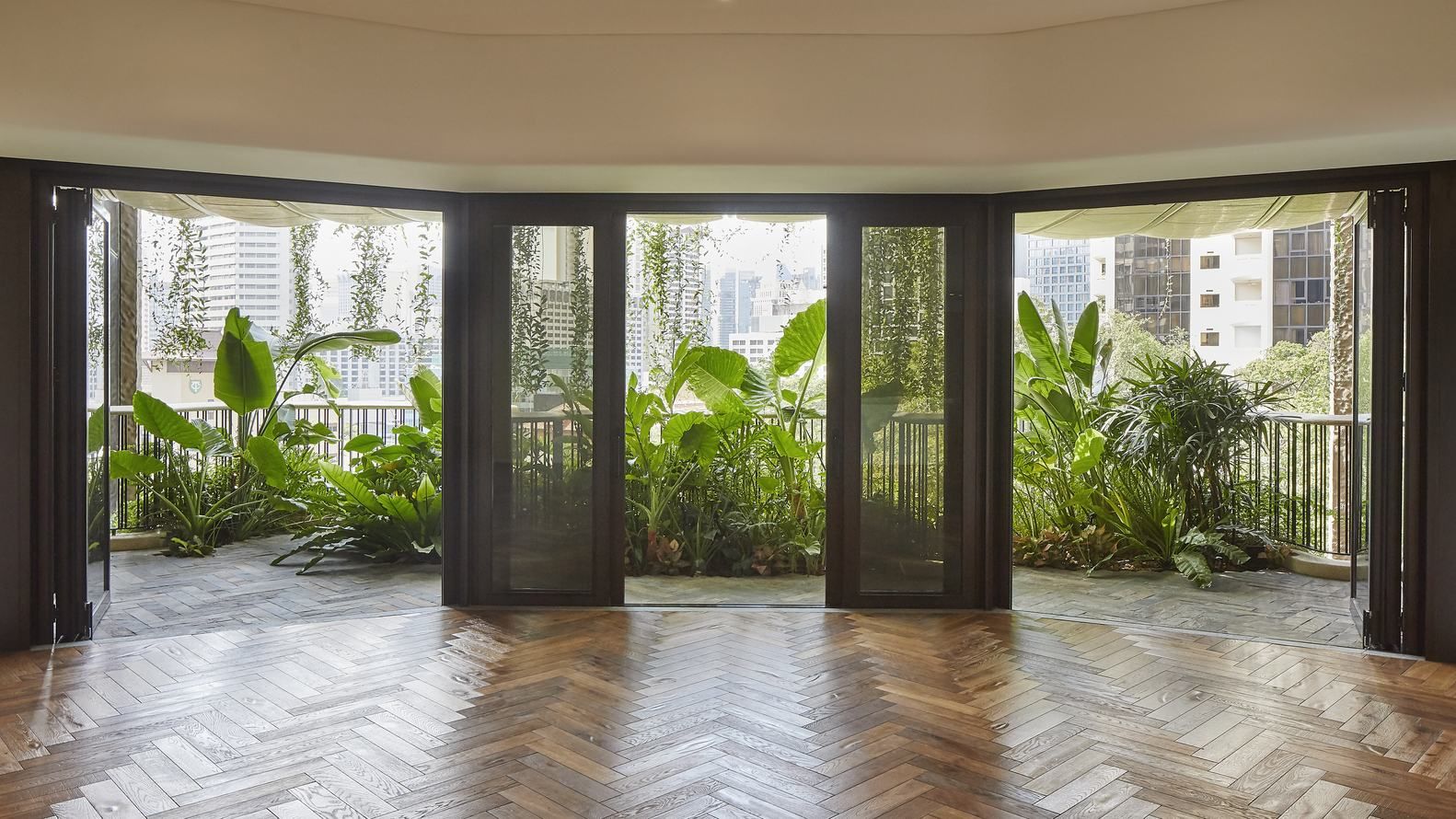 Джунгли за окном – нестандартный проект дома в урбанистической части Сингапура: фото