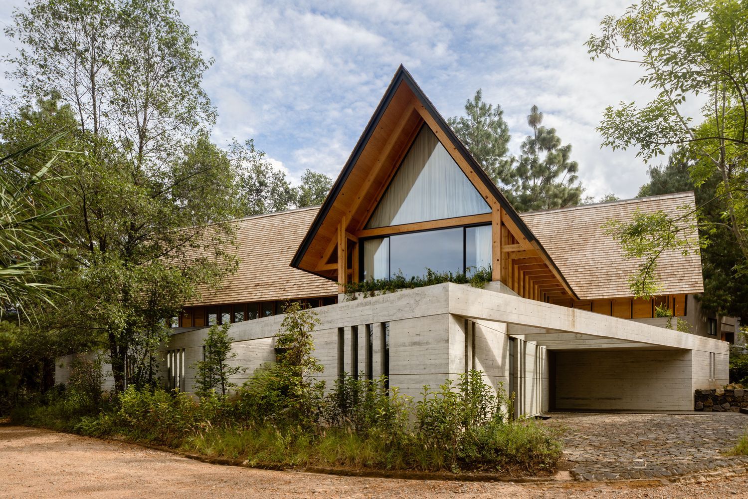 В Мексиці побудували приватне житло з виходами на всі чотири сторони світу – фото В Мексиці побудували приватне житло з виходами на всі чотири сторони світу – фото