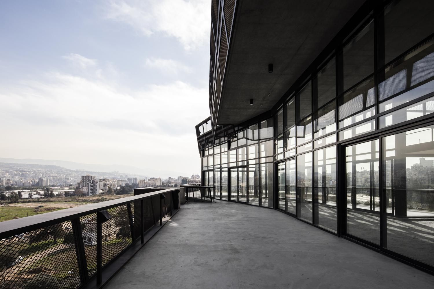 Словно боевой корабль: концепт футуристического здания в Бейруте – фото Словно боевой корабль: концепт футуристического здания в Бейруте – фото