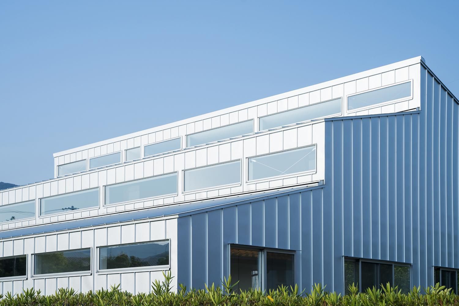 Дом в виде лестницы: в Японии построили необычное жилье для двух семей – фото Дом в виде лестницы: в Японии построили необычное жилье для двух семей – фото