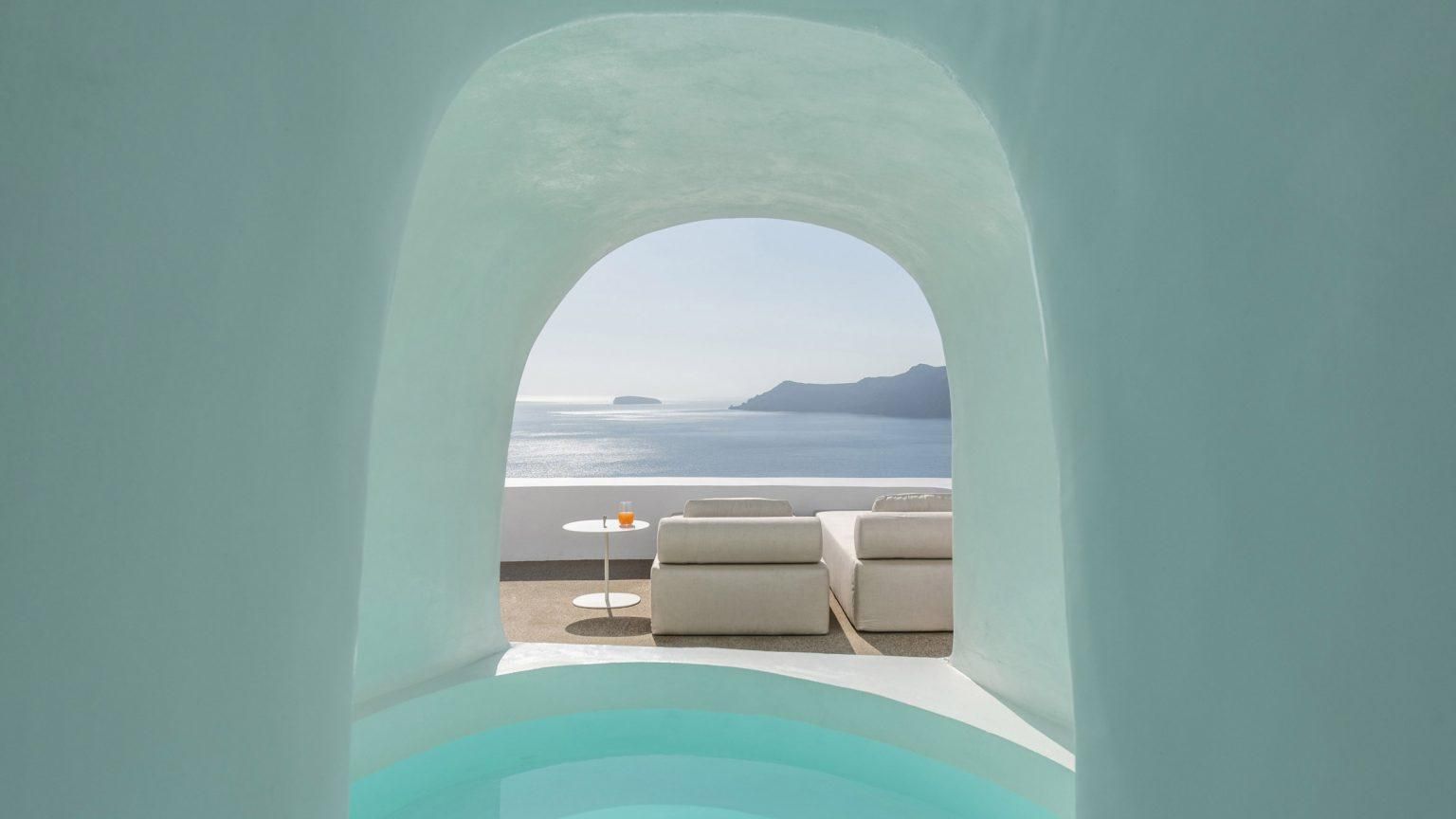 Современные и традиционные: 3 лучших гостиницы на греческом острове Санторини – фото