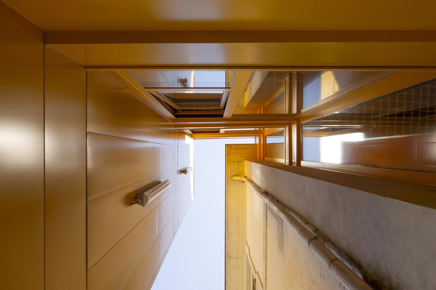 Промінь сонця посеред сірого міста – у Португалії звели яскравожовтий кампус: фото Промінь сонця посеред сірого міста – у Португалії звели яскравожовтий кампус: фото