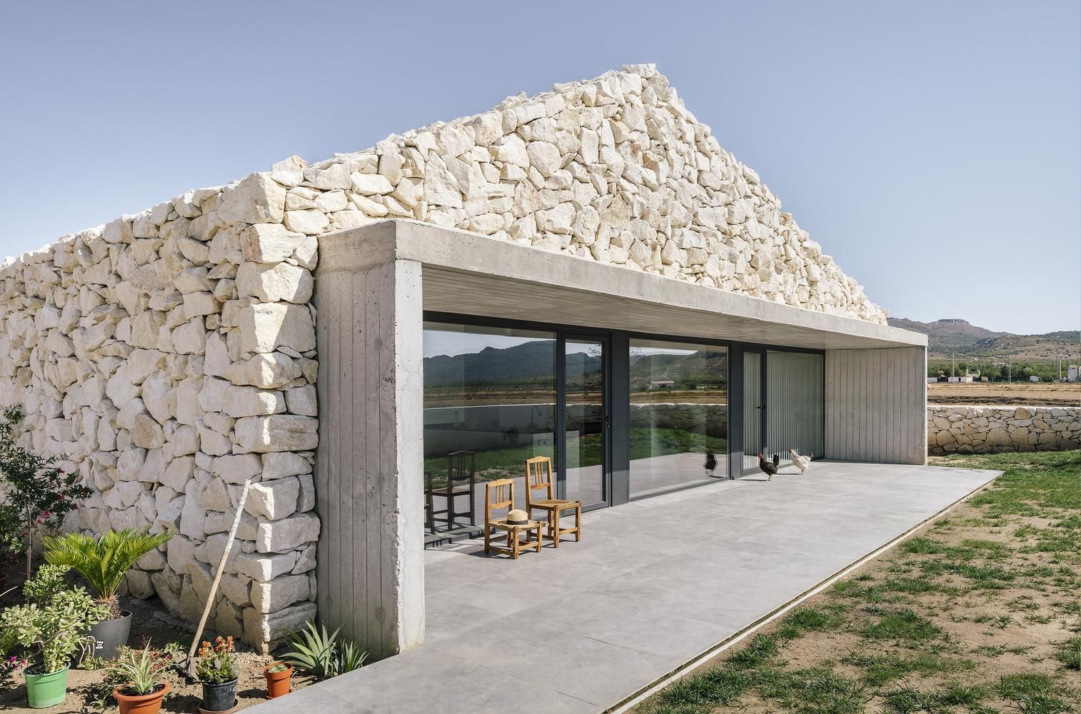 Справжня краса всередині – нестандартний дизайн будинку у Іспанії: фото