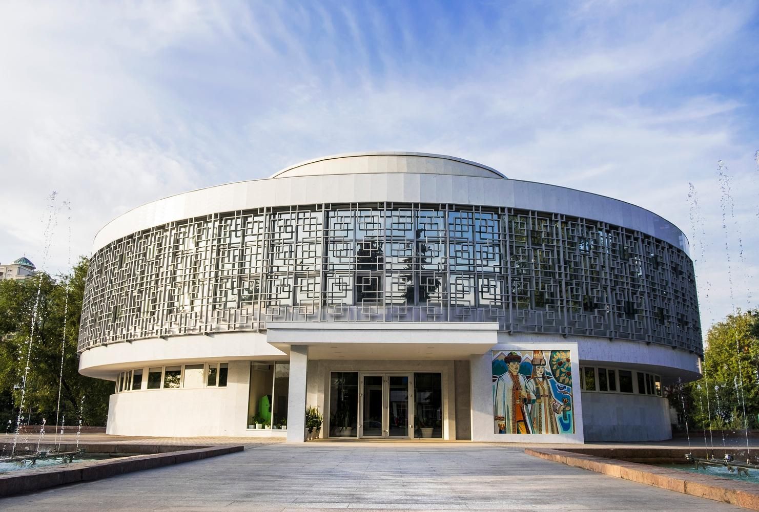 Весільна зала, пошта та автостанція: 5 ексцентричних будівель родом з соціалізму – фото Весільна зала, пошта та автостанція: 5 ексцентричних будівель родом з соціалізму – фото