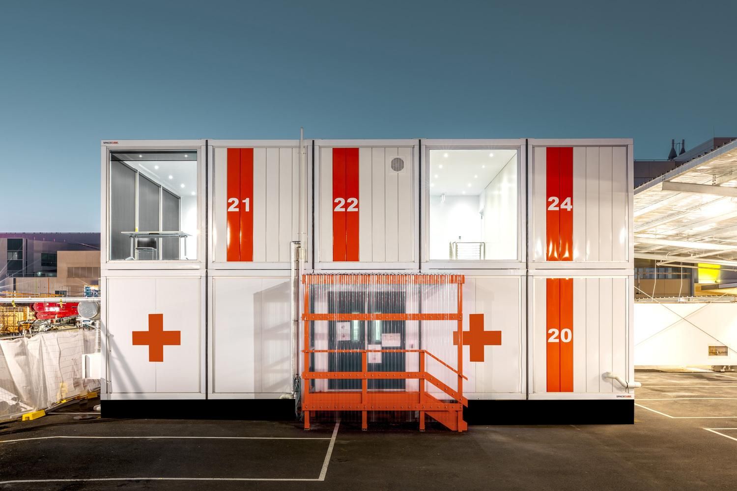 Больница из контейнеров: в Австралии презентовали разработку, которую можно собрать за 15 часов 