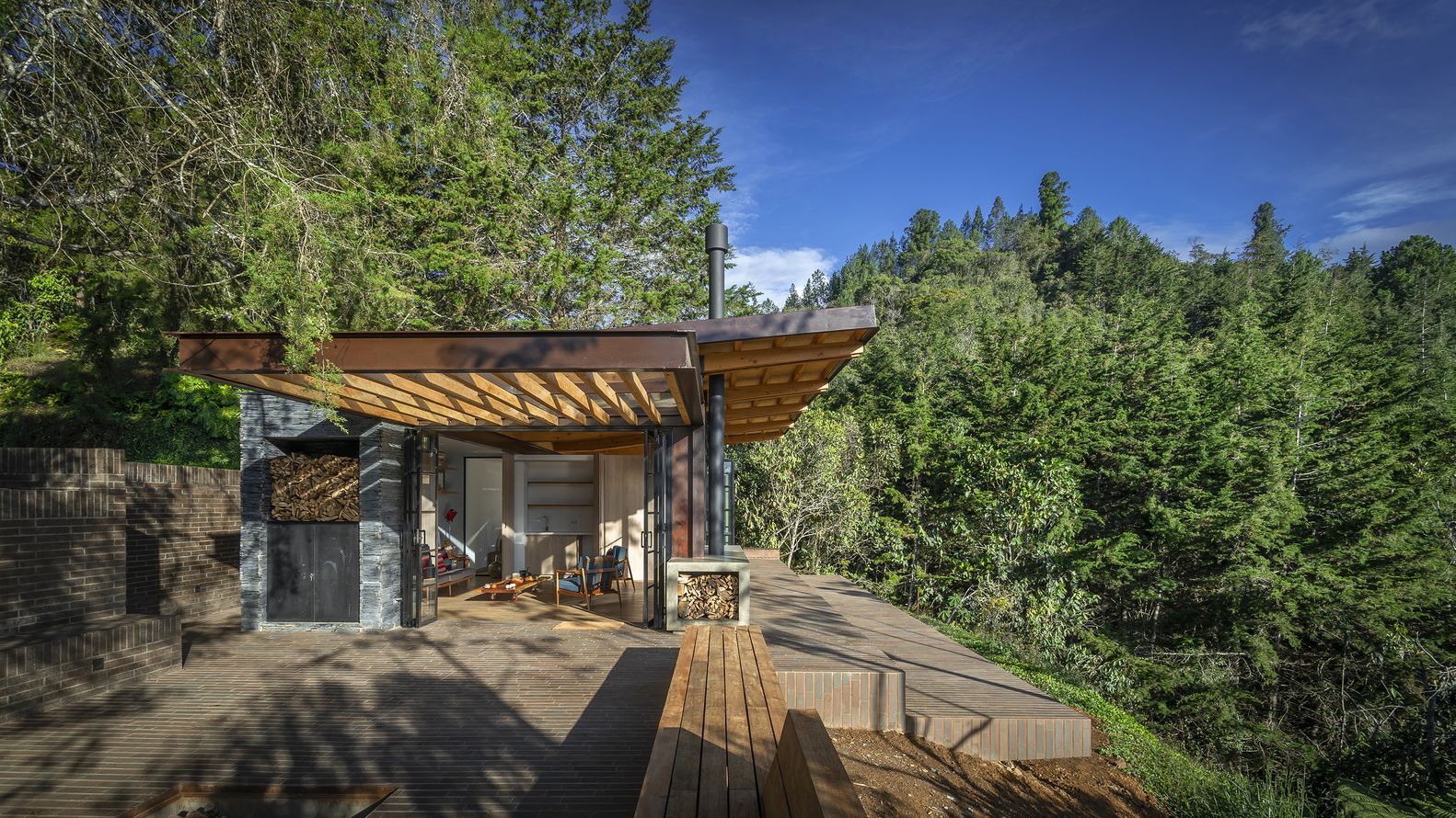 З багаттям на терасі: в Колумбії побудували затишний гірський будиночок – фото З багаттям на терасі: в Колумбії побудували затишний гірський будиночок – фото