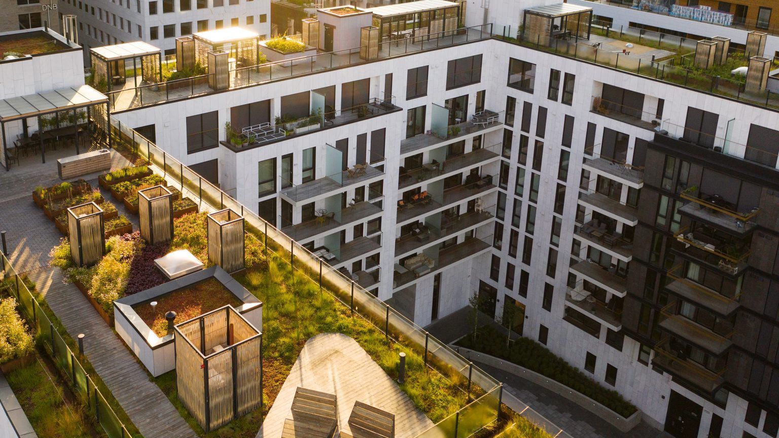 Відомий виробник будівельних матеріалів показує переваги екологічних дахів для будинків – фото Відомий виробник будівельних матеріалів показує переваги екологічних дахів для будинків – фото