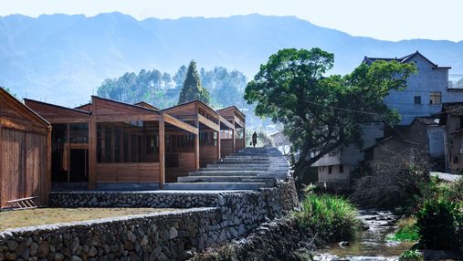 Лестницы в горах: в Китае построили интерактивный деревянный завод по изготовлению тофу – фото