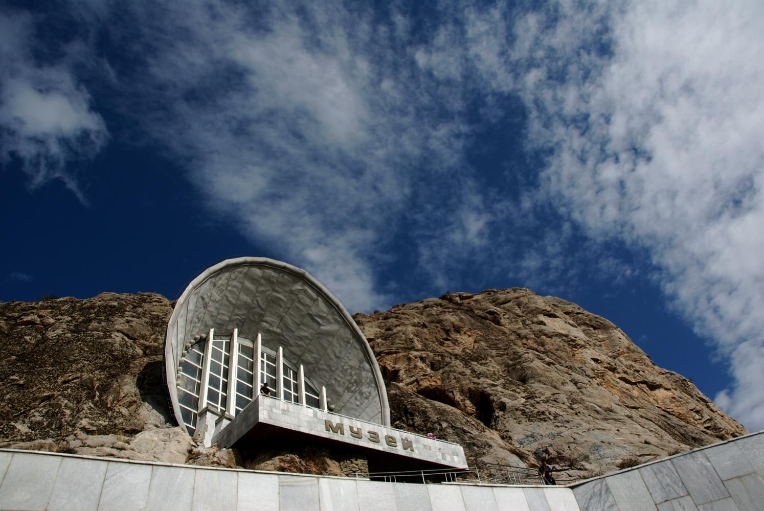 В скале, в лесу и на вершине горы: 5 гигантских мемориалов родом из социализма – фото В скале, в лесу и на вершине горы: 5 гигантских мемориалов родом из социализма – фото