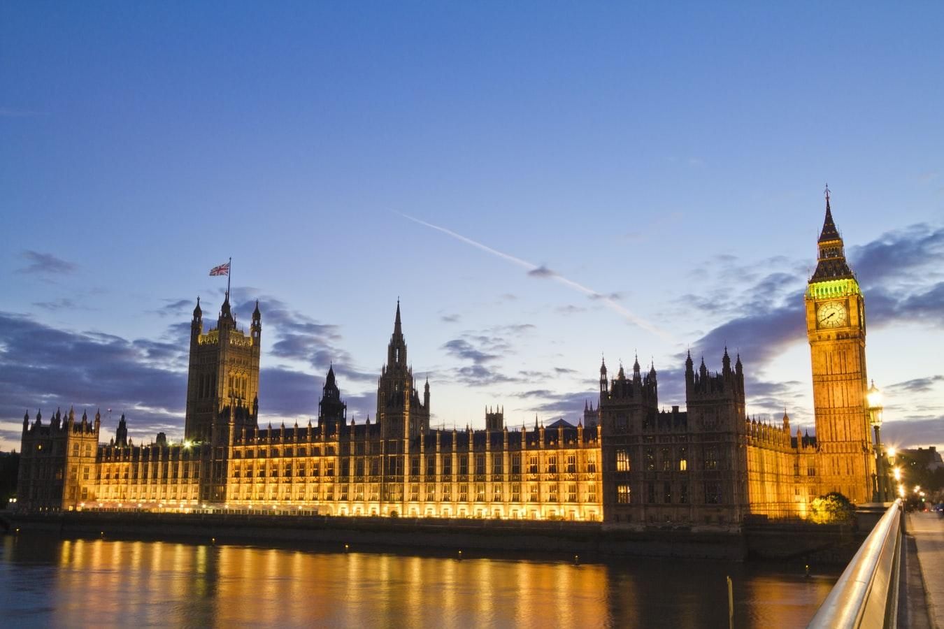 Кришталевий палац: у Великій Британії представили проєкт тимчасової будівлі парламенту – фото