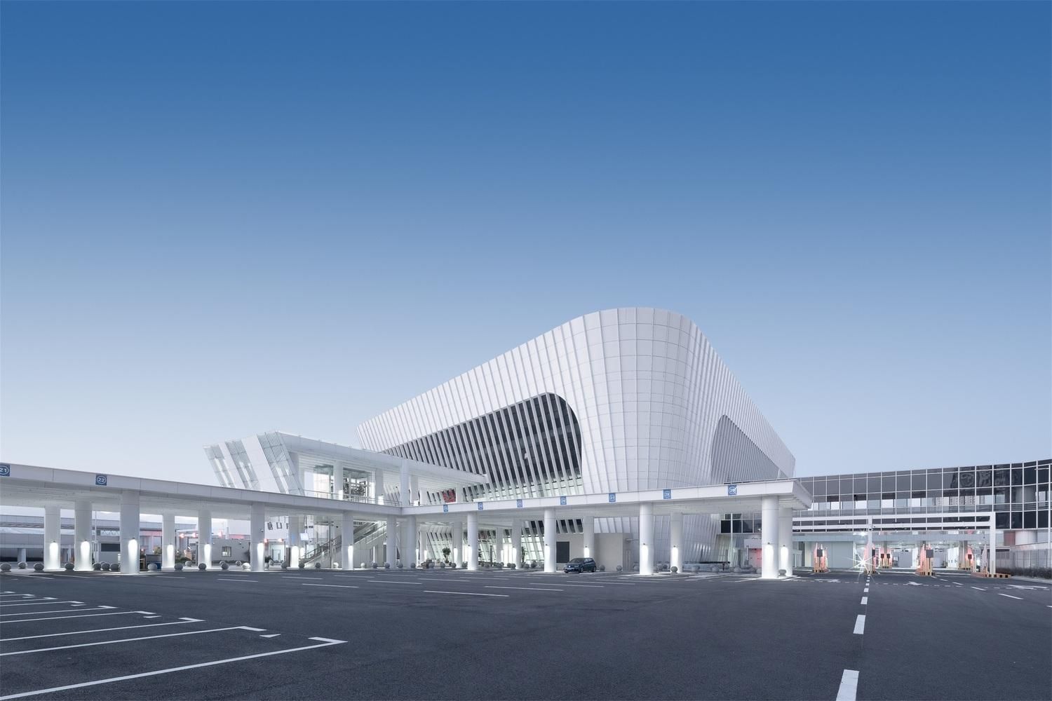 Вражає масштабами – архітектурний проєкт порту у Китаї: фото та деталі Вражає масштабами – архітектурний проєкт порту у Китаї: фото та деталі