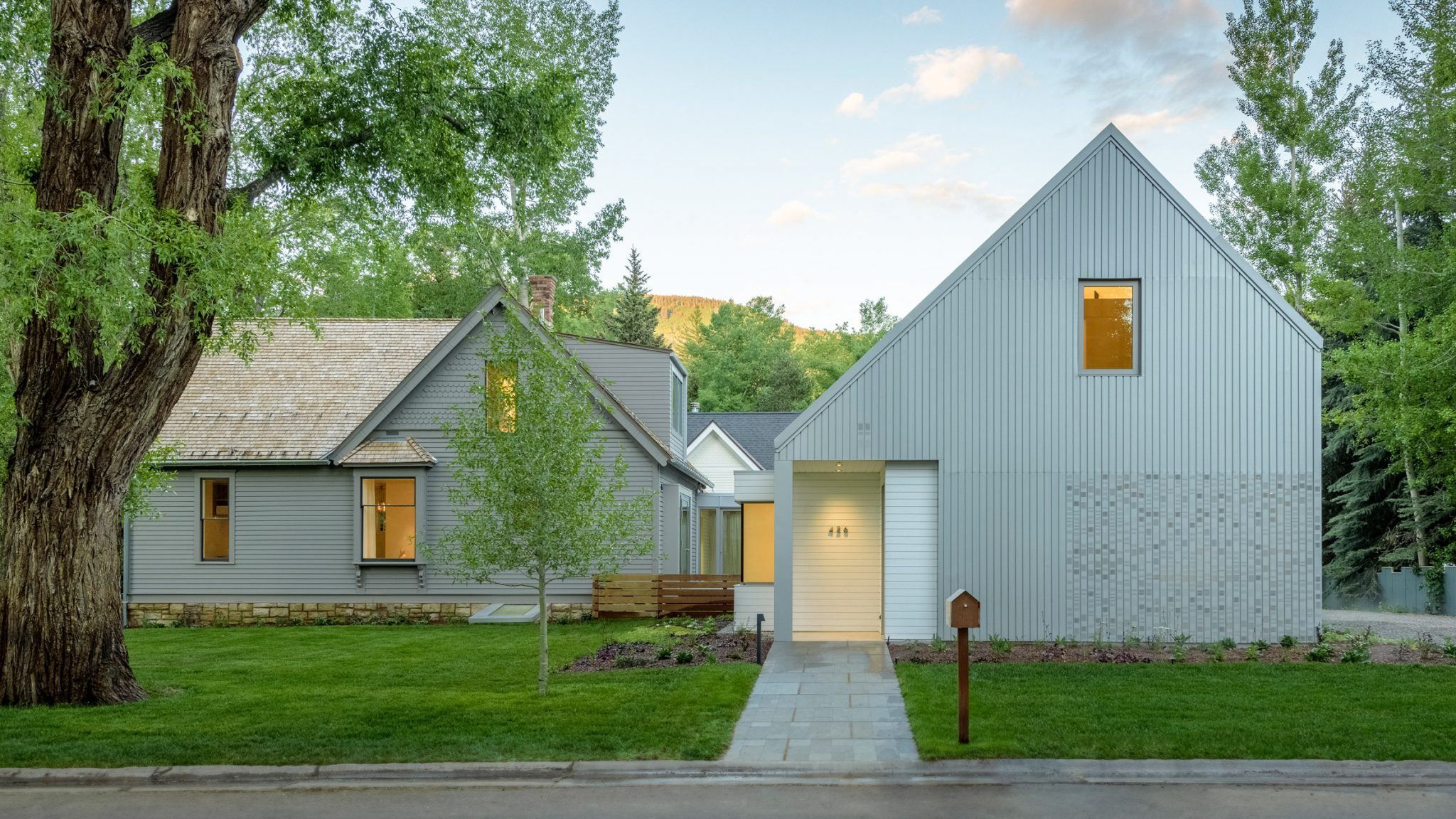 "Музыкальный" фасад: в США появился дом с дырявим фасадом – фото "Музыкальный" фасад: в США появился дом с дырявим фасадом – фото