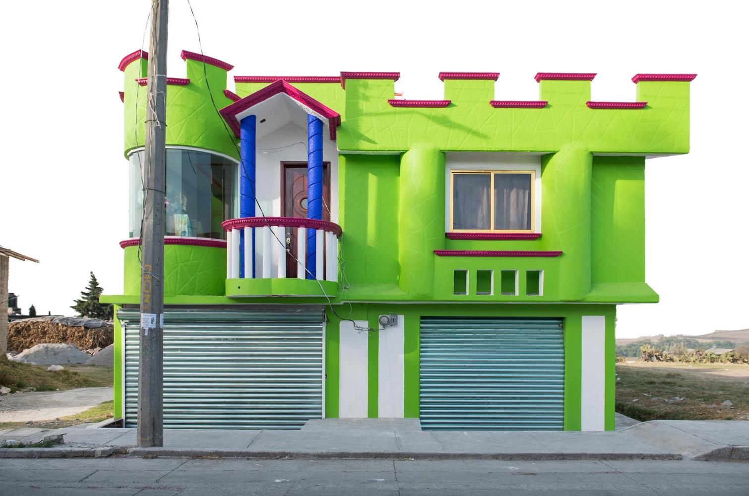 Вільна архітектура: дивні надбудови та стихійні перепланування будинків з Мексики – фото 