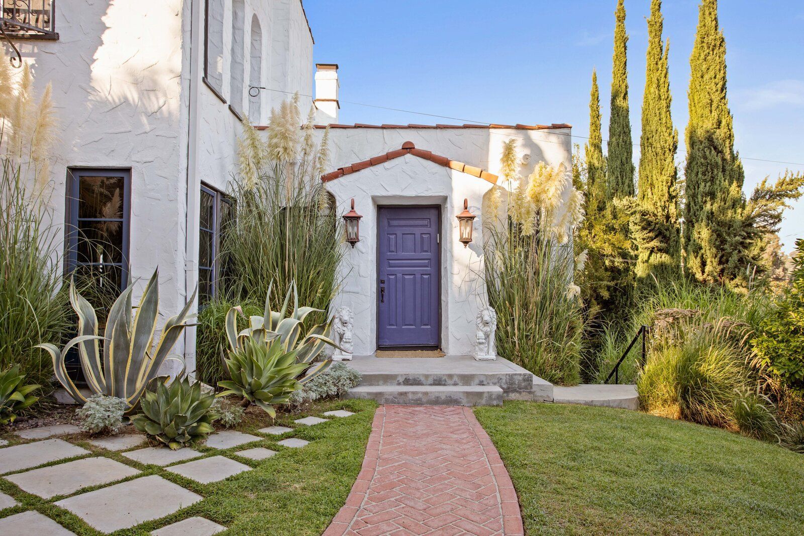 В стиле испанского Возрождения: в Лос-Анджелесе продают шикарный частный дом – фото