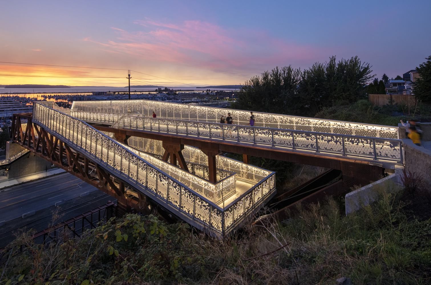 Неоправданное великолепие: в США построили гигантский мост вместо обычных лестниц – фото