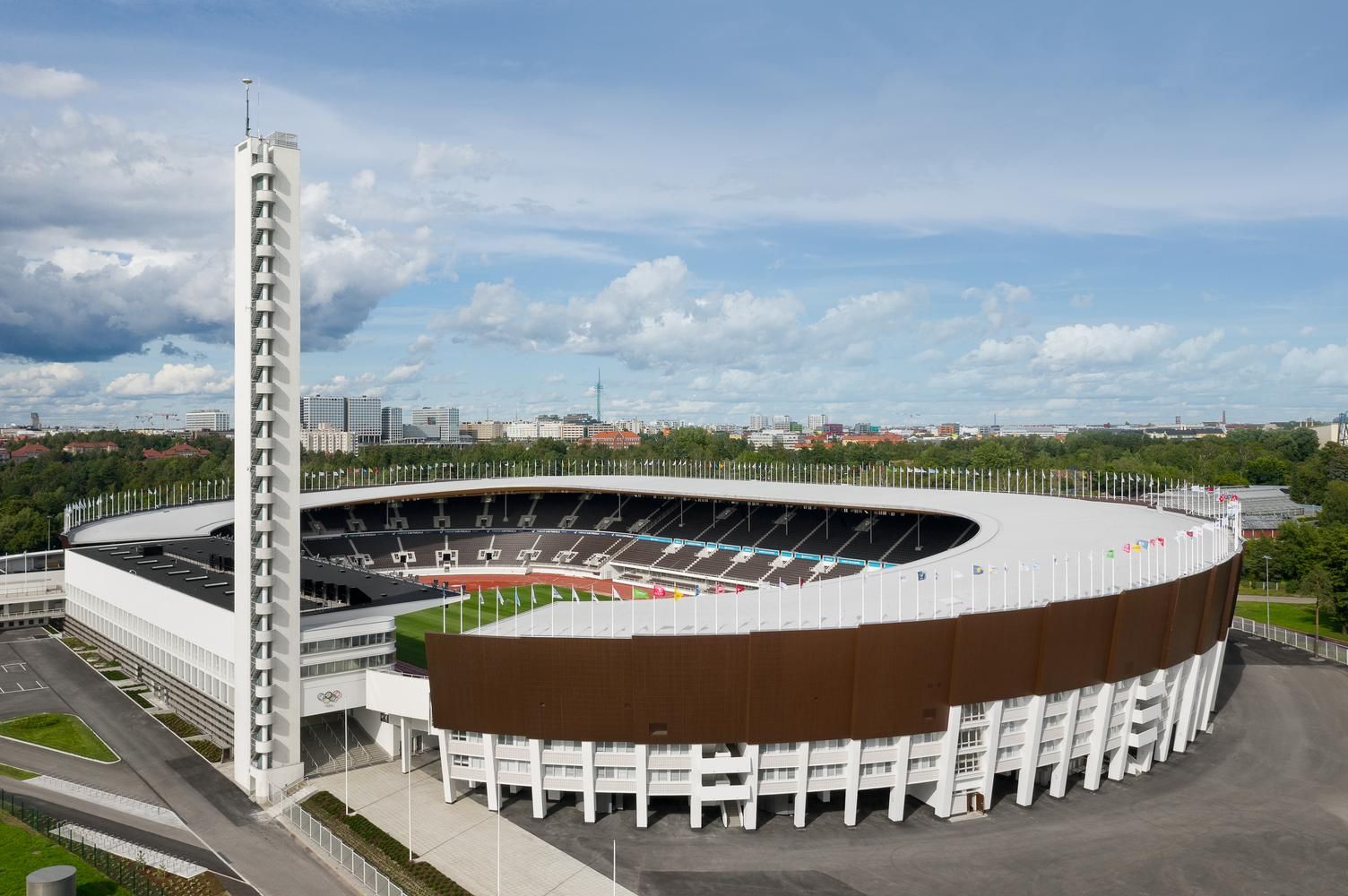 Белый бетон, дерево и стекло: в Хельсинки открыли обновленный олимпийский стадион – фото
