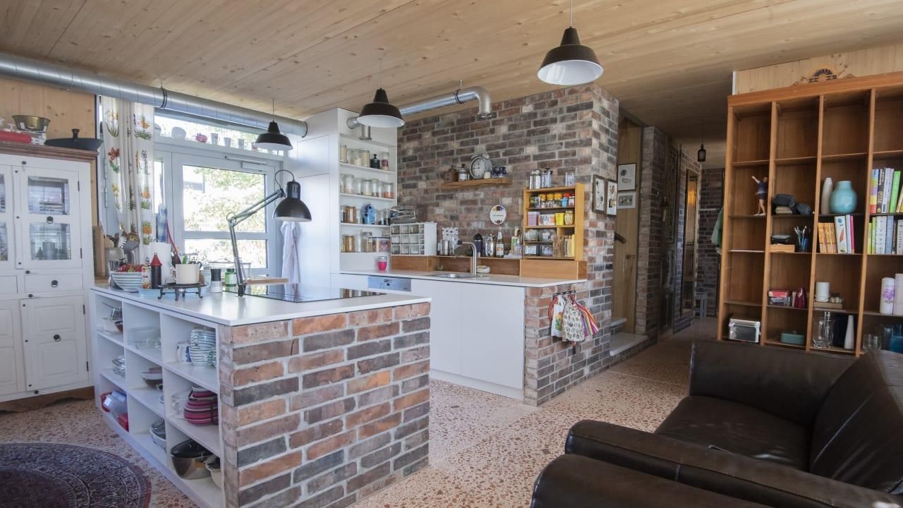 Із сміття: в Німеччині побудували сучасний котедж з відходів – фото Із сміття: в Німеччині побудували сучасний котедж з відходів – фото