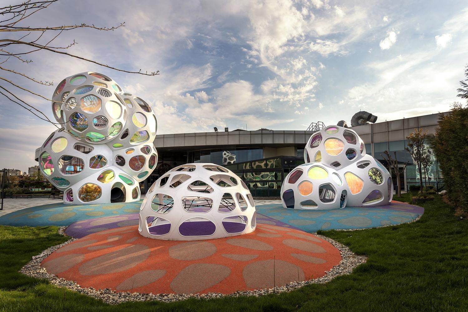 В Стамбуле появилась детская площадка будущего: что в ней особенного – фото
