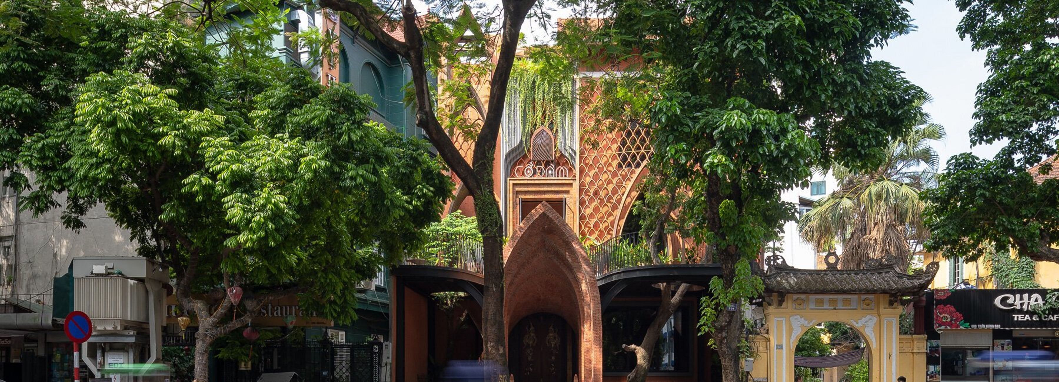 Ресторан і храм в одному: як виглядає особлива будівля у В'єтнамі – приголомшливі фото