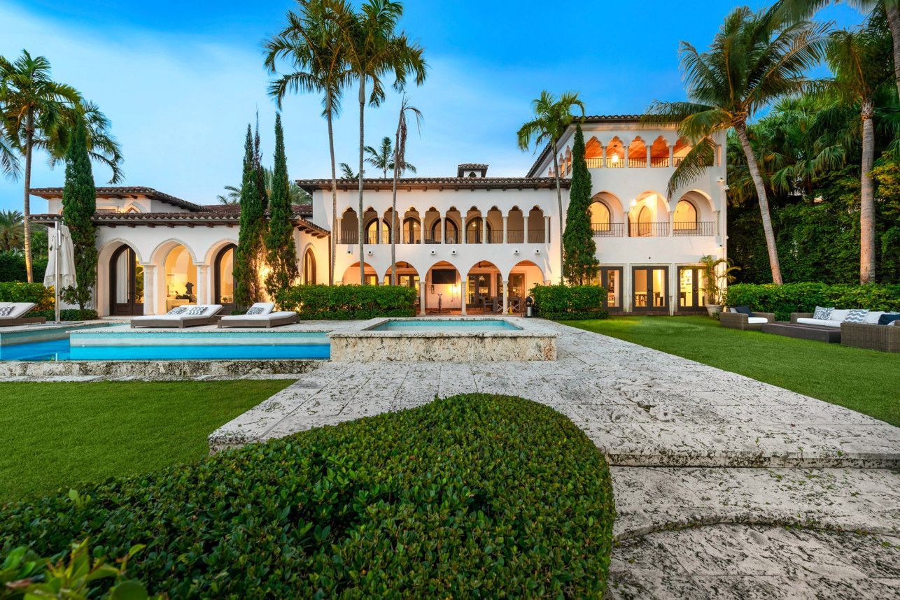 Шер продала свій будинок: фото колосально дорогого експомешкання зірки Шер продала свій будинок: фото колосально дорогого експомешкання зірки