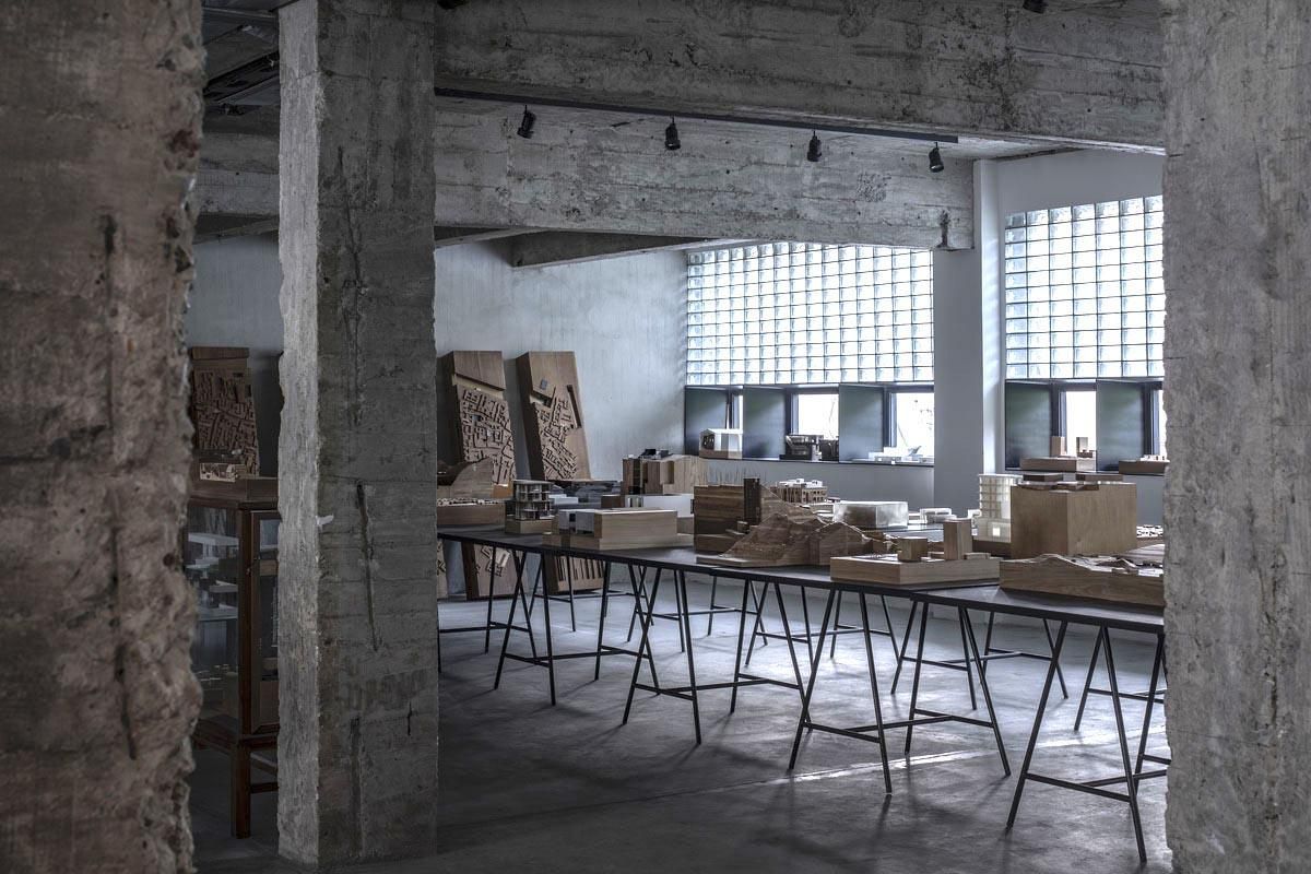Удивительное превращение: как заброшенное промышленное здание стало уютным офисом – фото