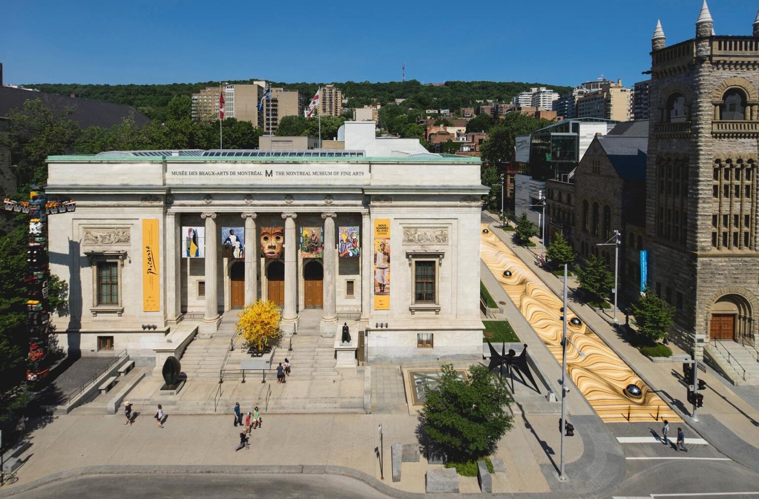 Произведение искусства на проспекте музея: впечатляющие фото оптических дорожек Произведение искусства на проспекте музея: впечатляющие фото оптических дорожек