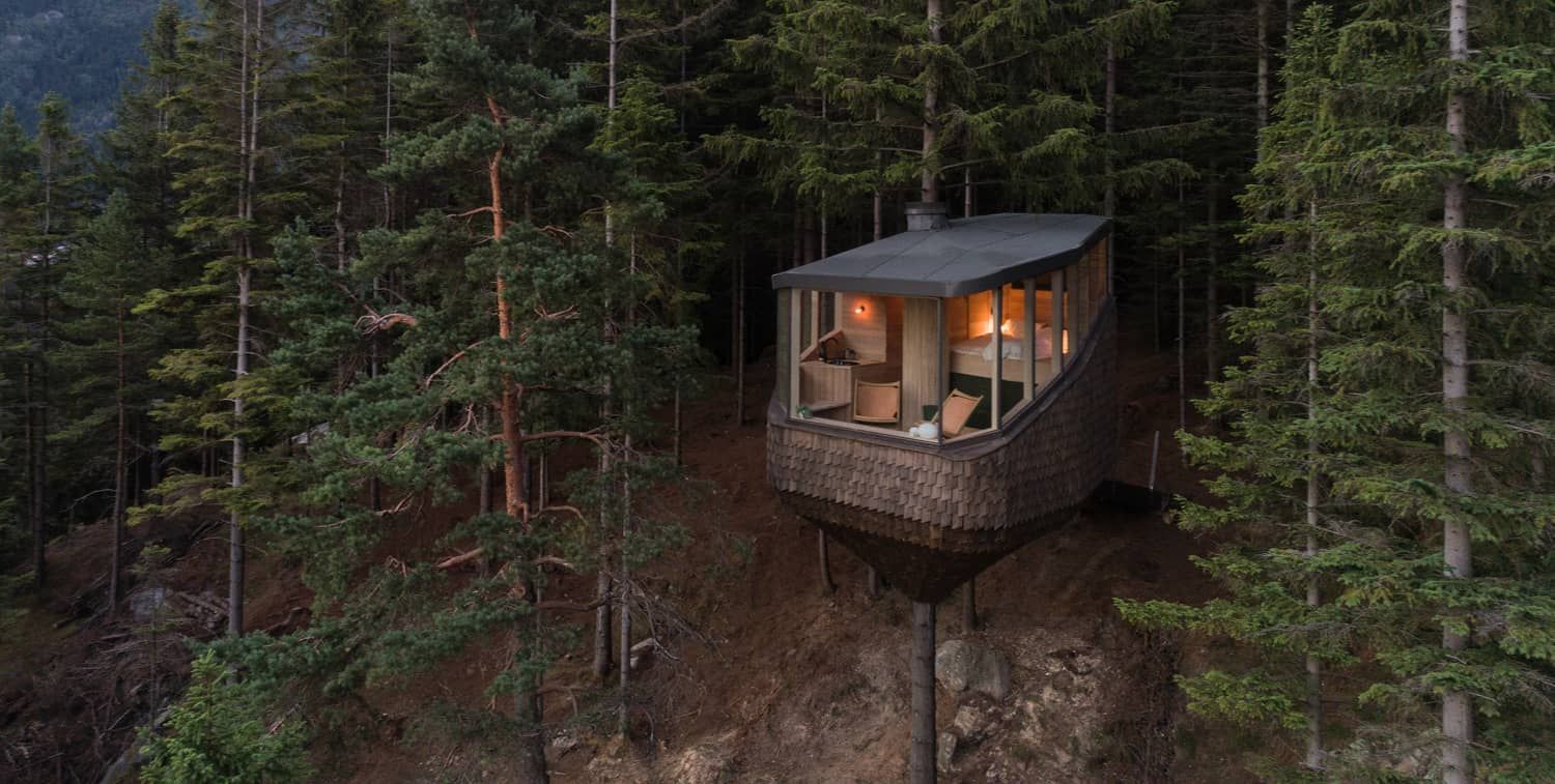Фантастичне втілення дитячої мрії: фото будинку на дереві з Норвегії, про який мріє кожен
