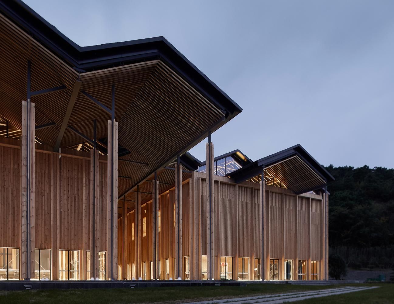 Инновации среди сельских пейзажей: как выглядит новейший кибер-сарай в Китае – фото Инновации среди сельских пейзажей: как выглядит новейший кибер-сарай в Китае – фото