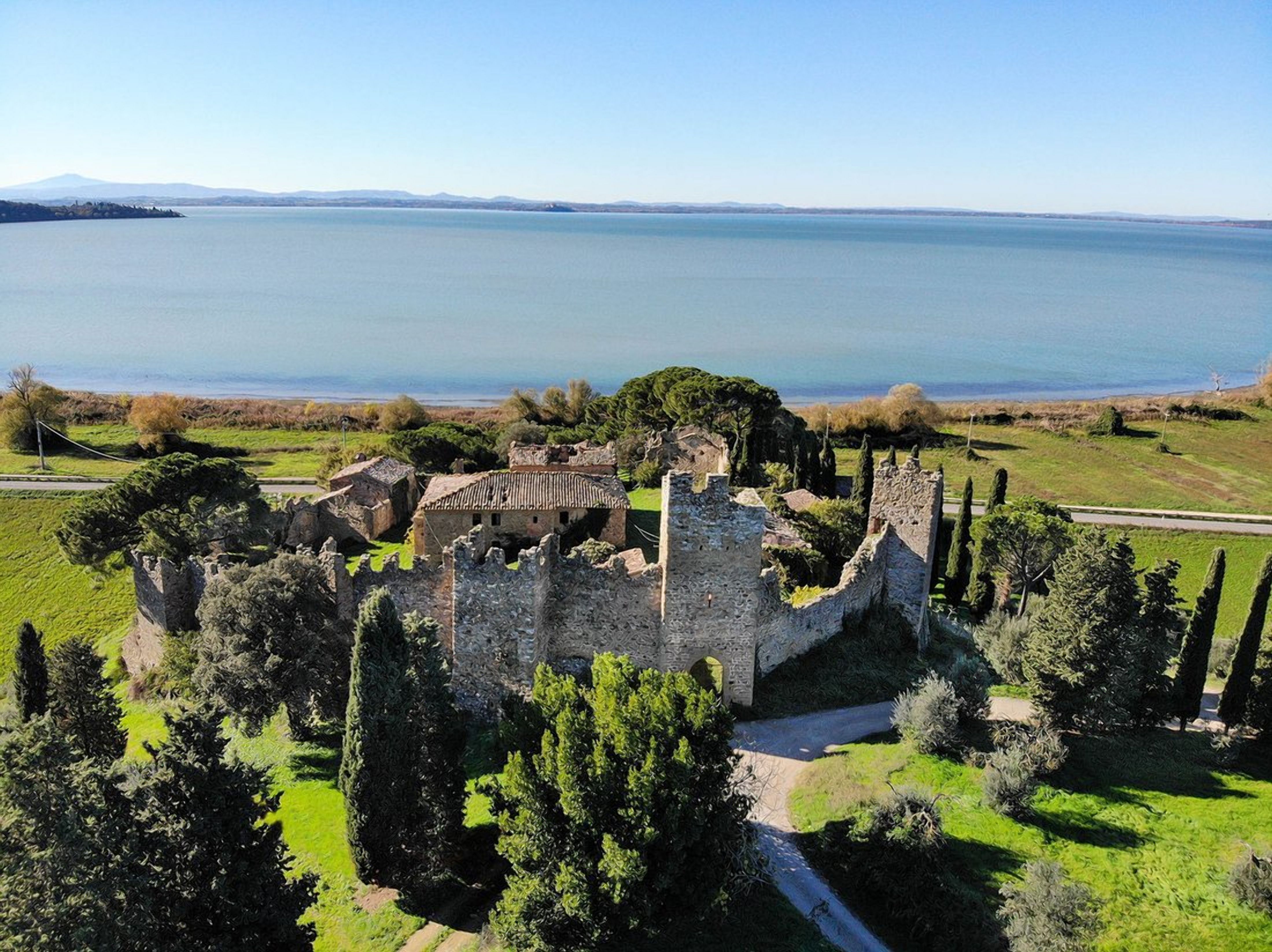 Престижна історична власність: в Італії продають старовинний замок – фото 