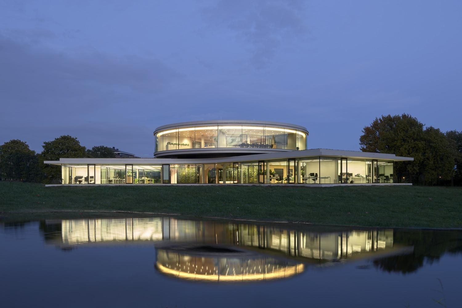 Открытые пространства и зелень: проект современного офиса из Нидерландов –фото Открытые пространства и зелень: проект современного офиса из Нидерландов –фото