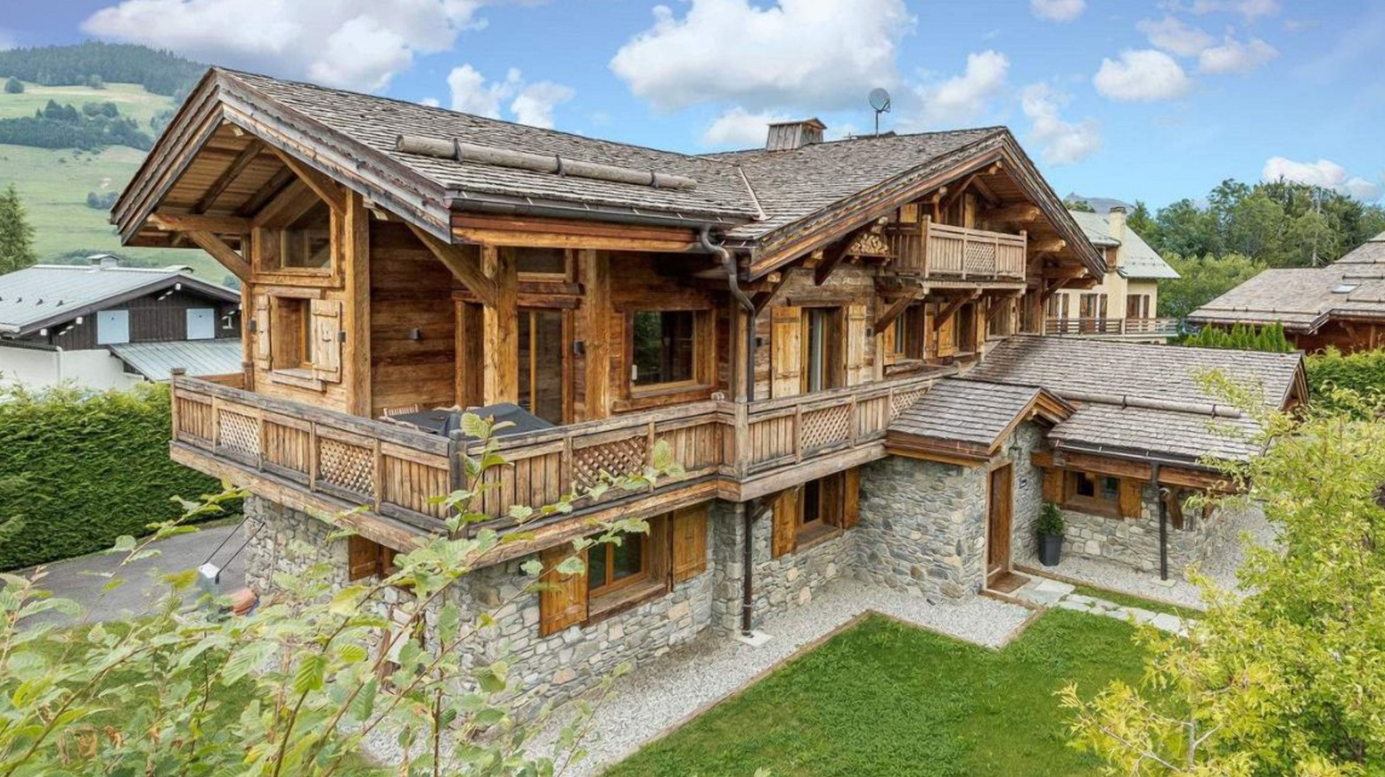 Казковий вигляд на Альпи: варіант розкішного шале у французьких горах – фото  Казковий вигляд на Альпи: варіант розкішного шале у французьких горах – фото