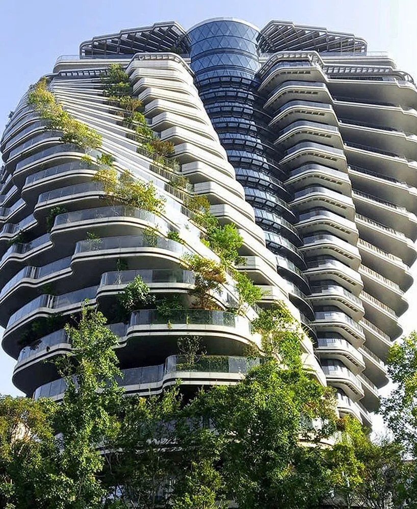 25 поверхів щедро збагачених зеленню  / Фото Designboom