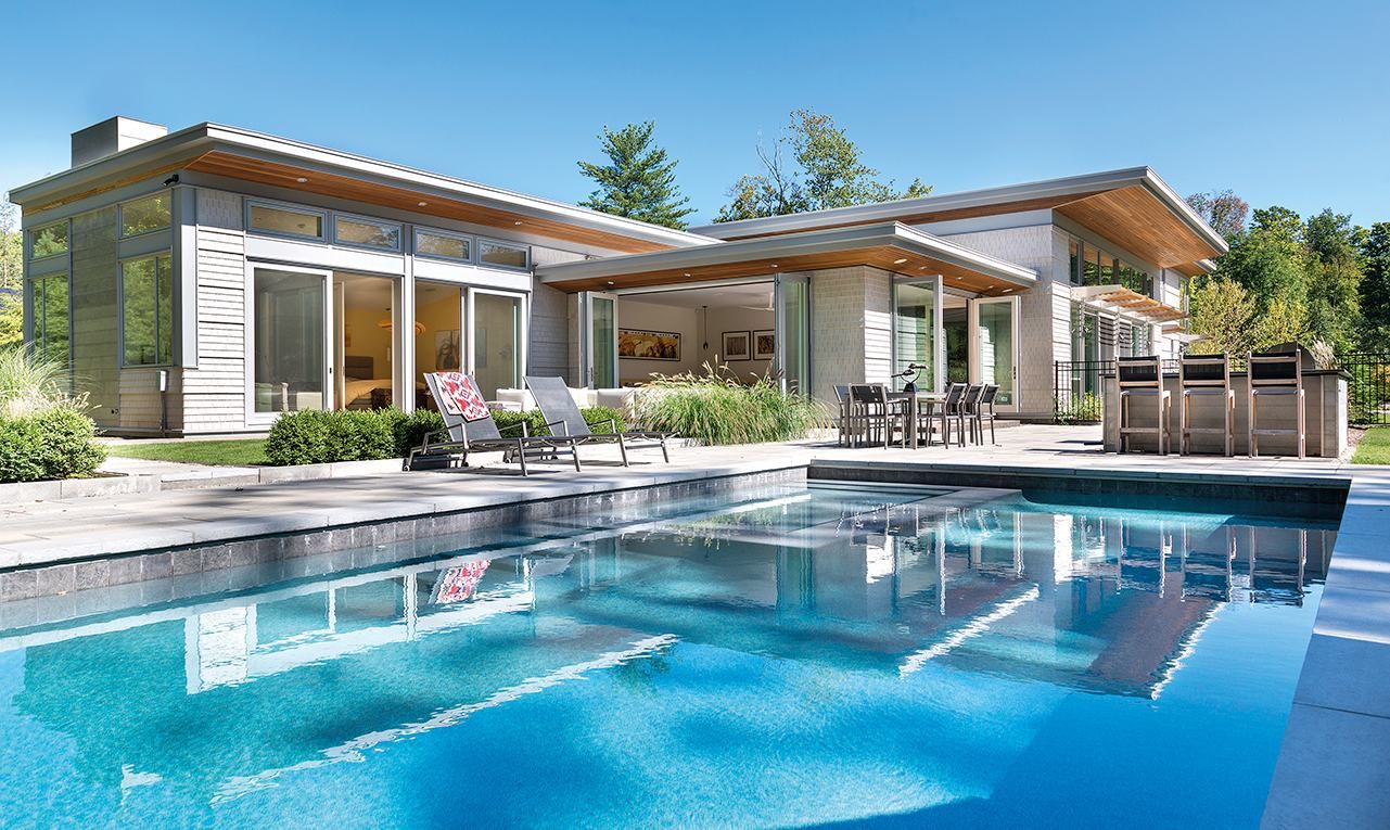 Дом на лужайке: современный особняк с большим бассейном в Массачусетсе – фото Дом на лужайке: современный особняк с большим бассейном в Массачусетсе – фото