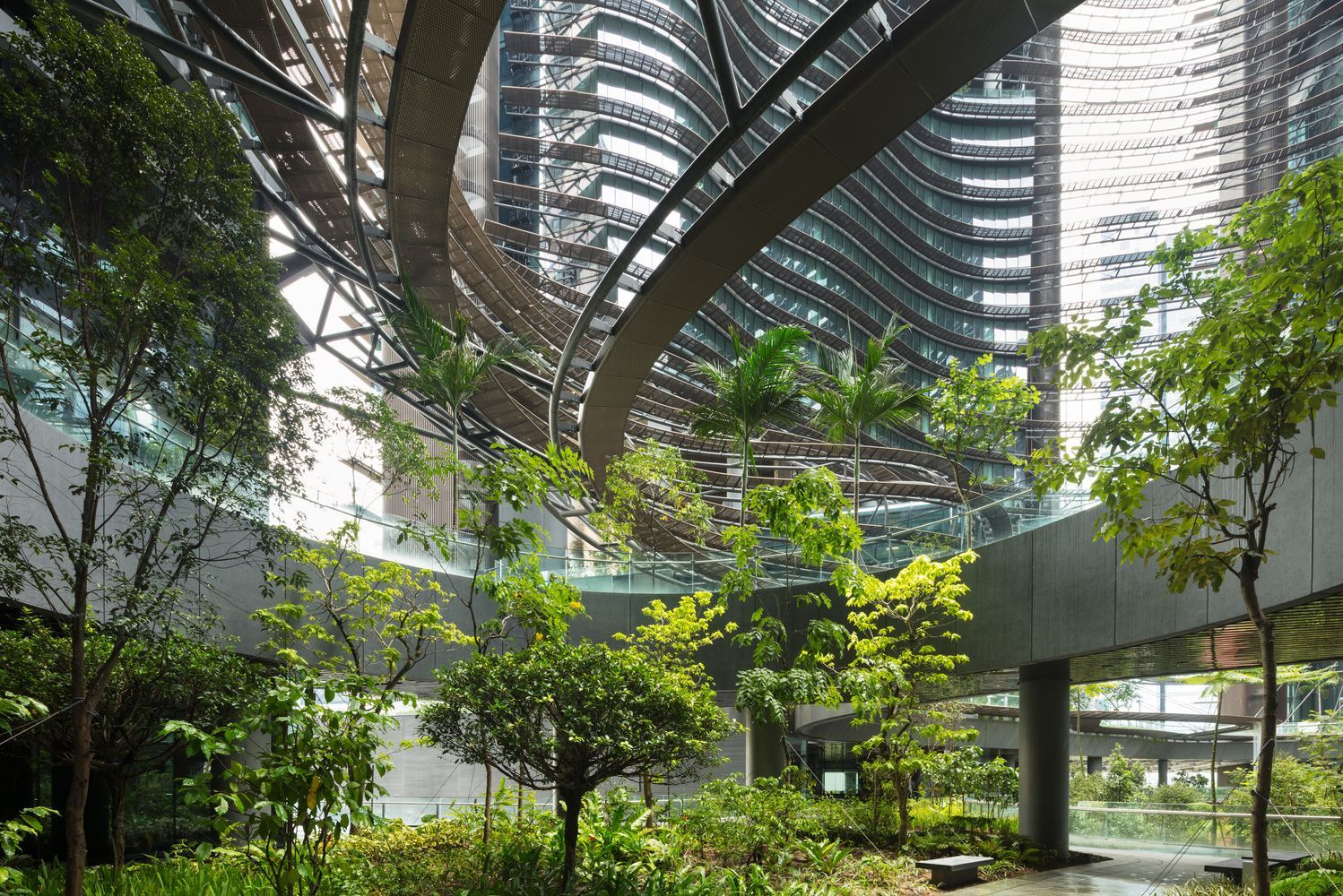 Зеленый оазис в многоэтажке: как выглядит комплекс будущего в Сингапуре 