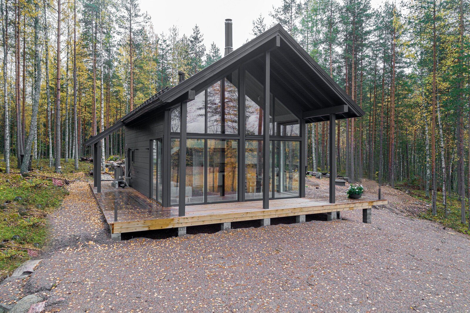За збірною конструкцією майбутнє: чудовий  проєкт дерев'яного будинку у фінському лісі – фото 