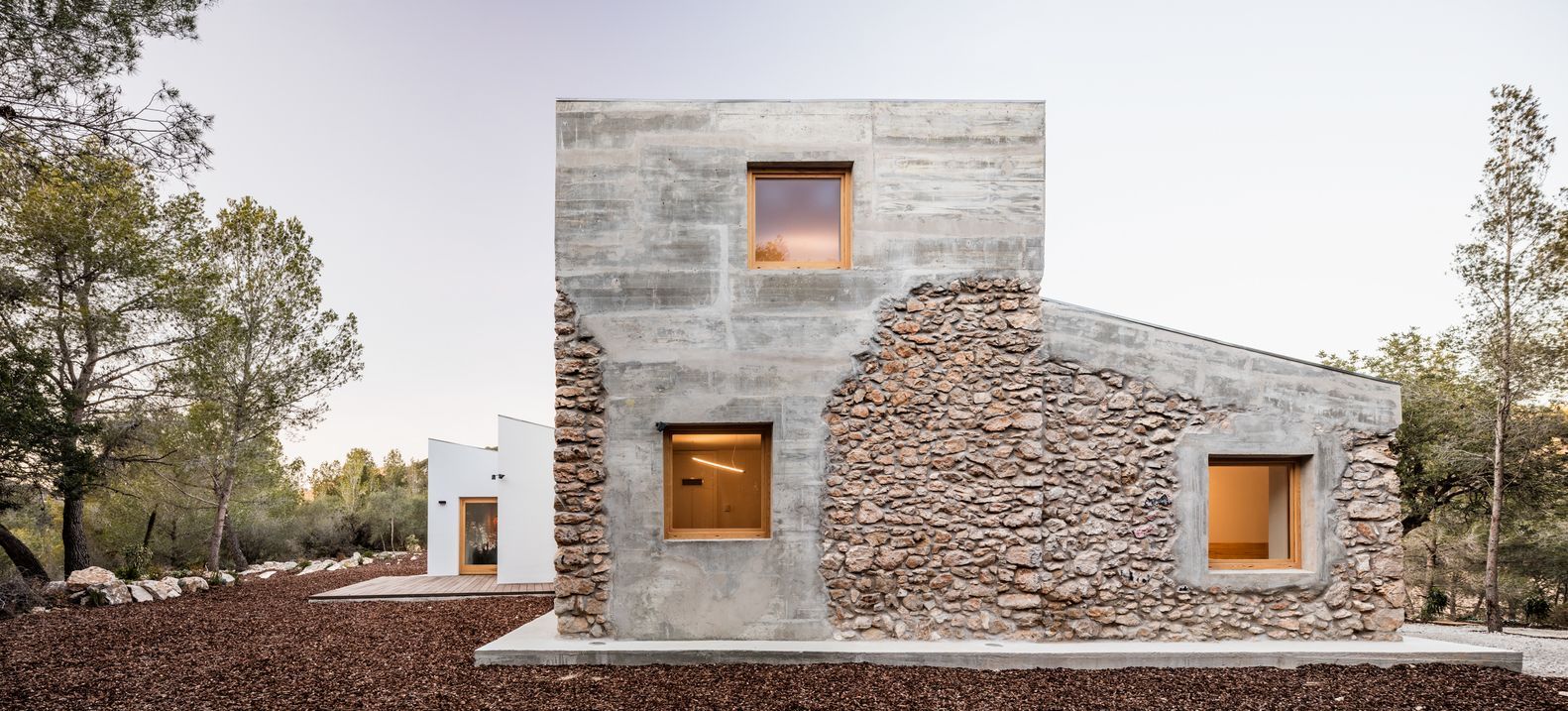 Кам'яний мінімалізм: фото розкішної історичної вілли в Іспанії Кам'яний мінімалізм: фото розкішної історичної вілли в Іспанії