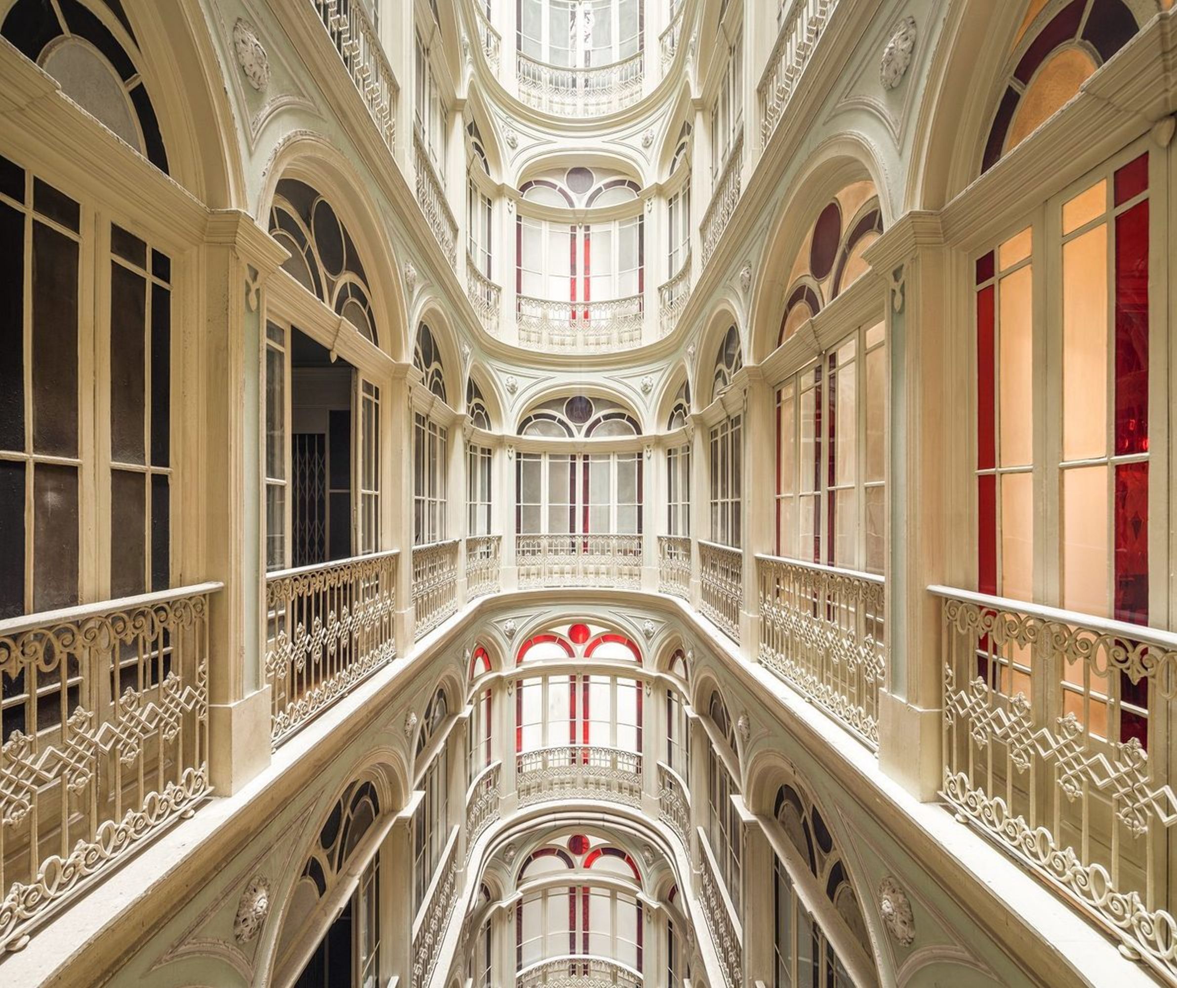 Классика и роскошь: невероятный квартирный дом в Лиссабоне 