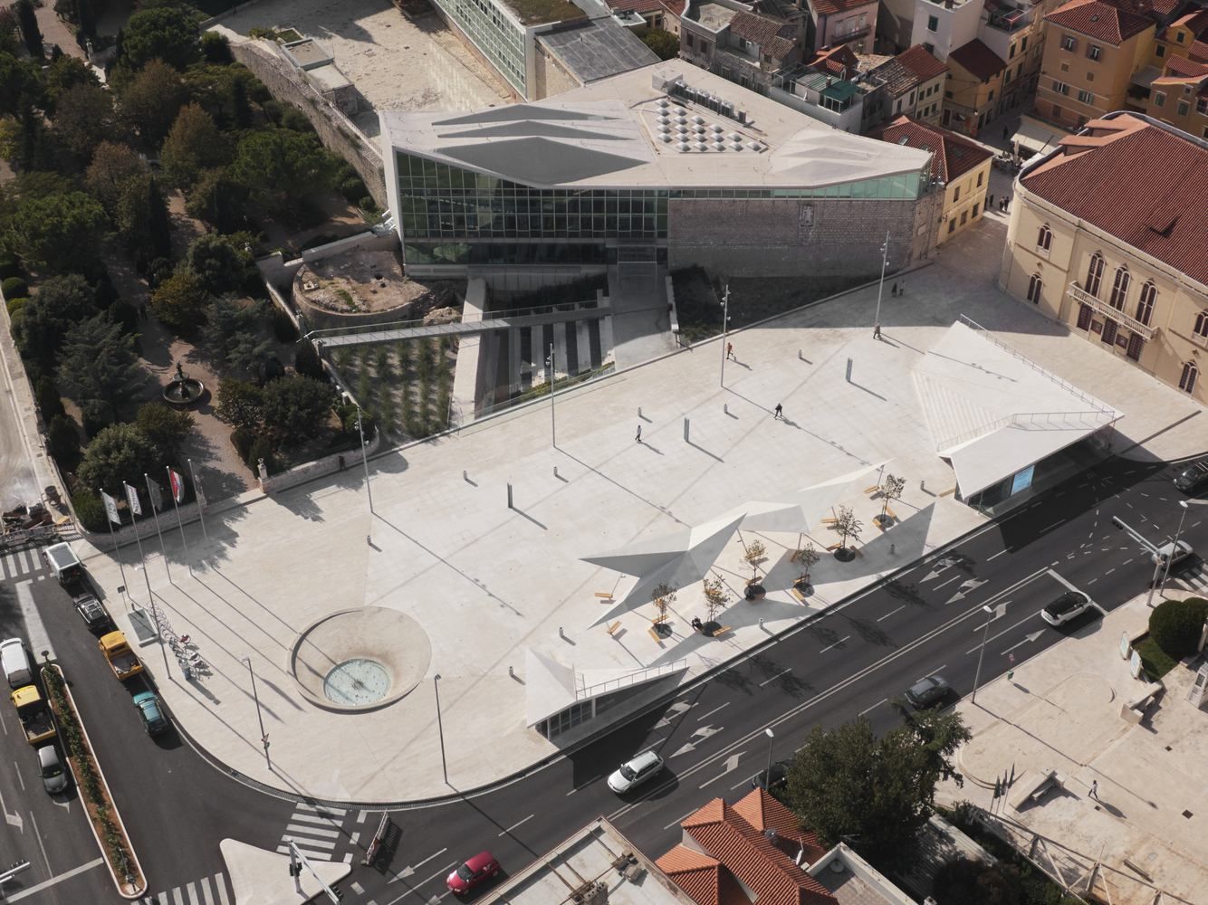 Відповідність сучасності руками студентів: неймовірна реконструкція міської площі у Хорватії