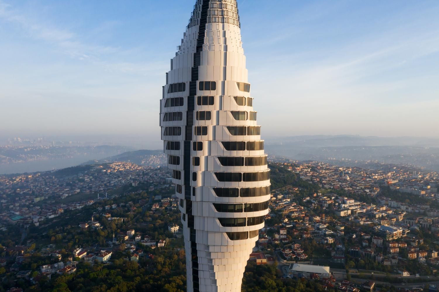 Футуристичний модернізм: нова знакова вежа у Стамбулі 

