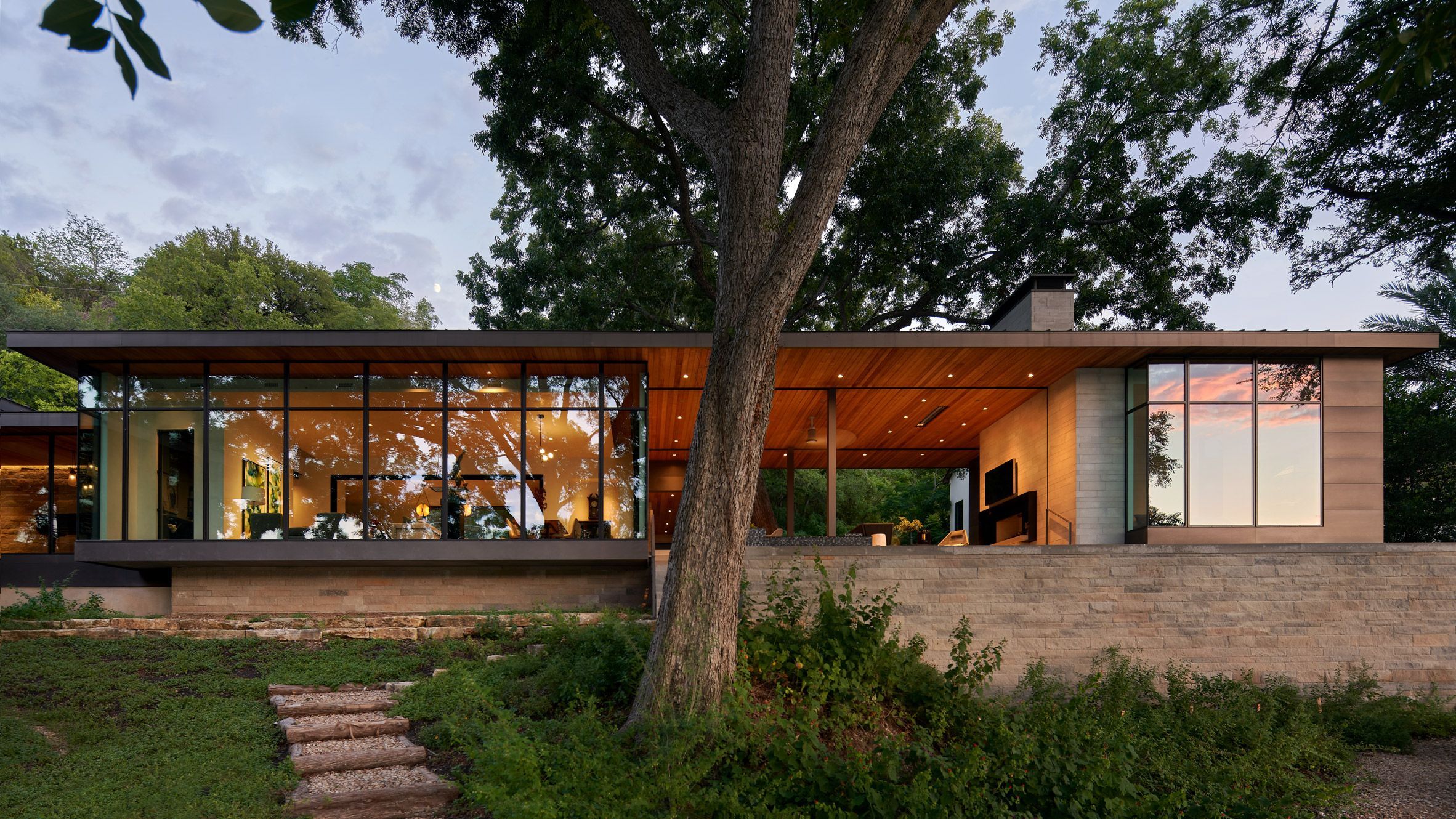 Казка біля озера: будинок в Техасі, який надовго оселиться у мріях