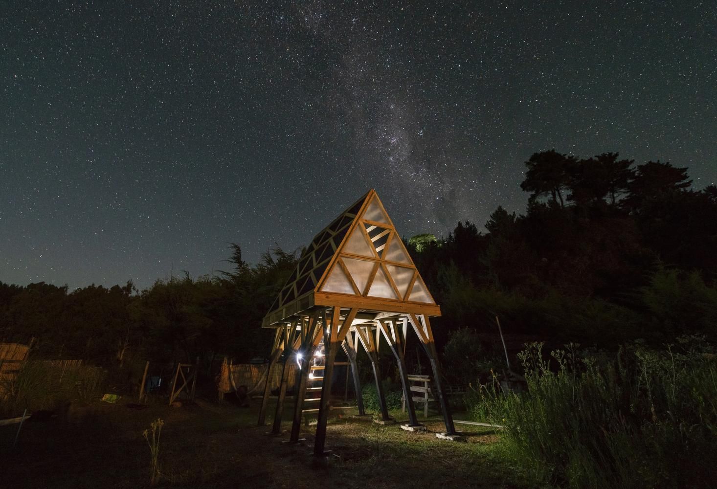 Хатинка Баби-Яги: незвичне рішення будиночку для екотуризму Хатинка Баби-Яги: незвичне рішення будиночку для екотуризму