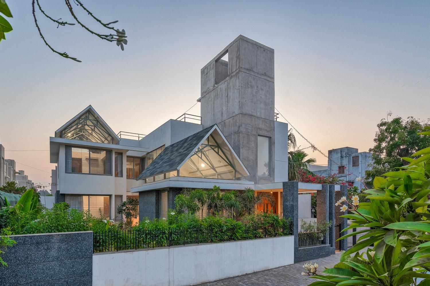 Бетонний урбанізм: чудовий будинок, який впишеться у будь-яке місто Бетонний урбанізм: чудовий будинок, який впишеться у будь-яке місто