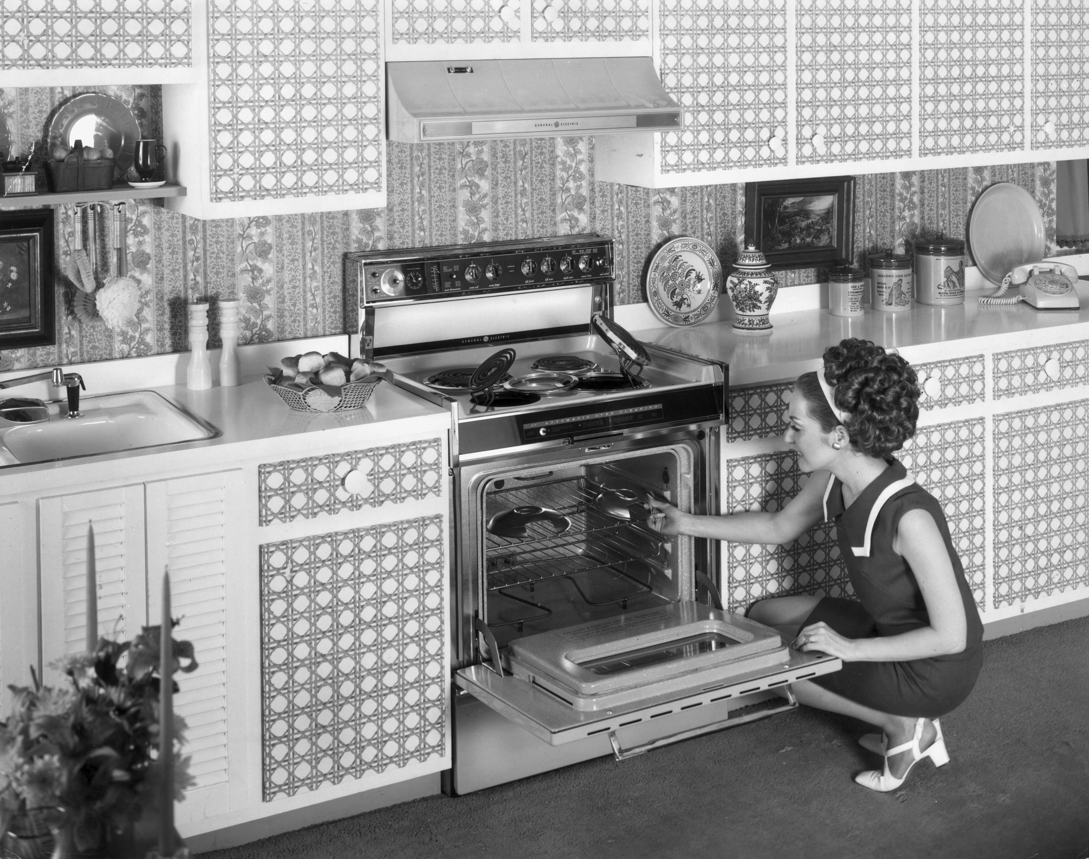 Безпека понад усе: що потрібно прибирати у домі, аби не шкодити своєму здоров'ю Безпека понад усе: що потрібно прибирати у домі, аби не шкодити своєму здоров'ю