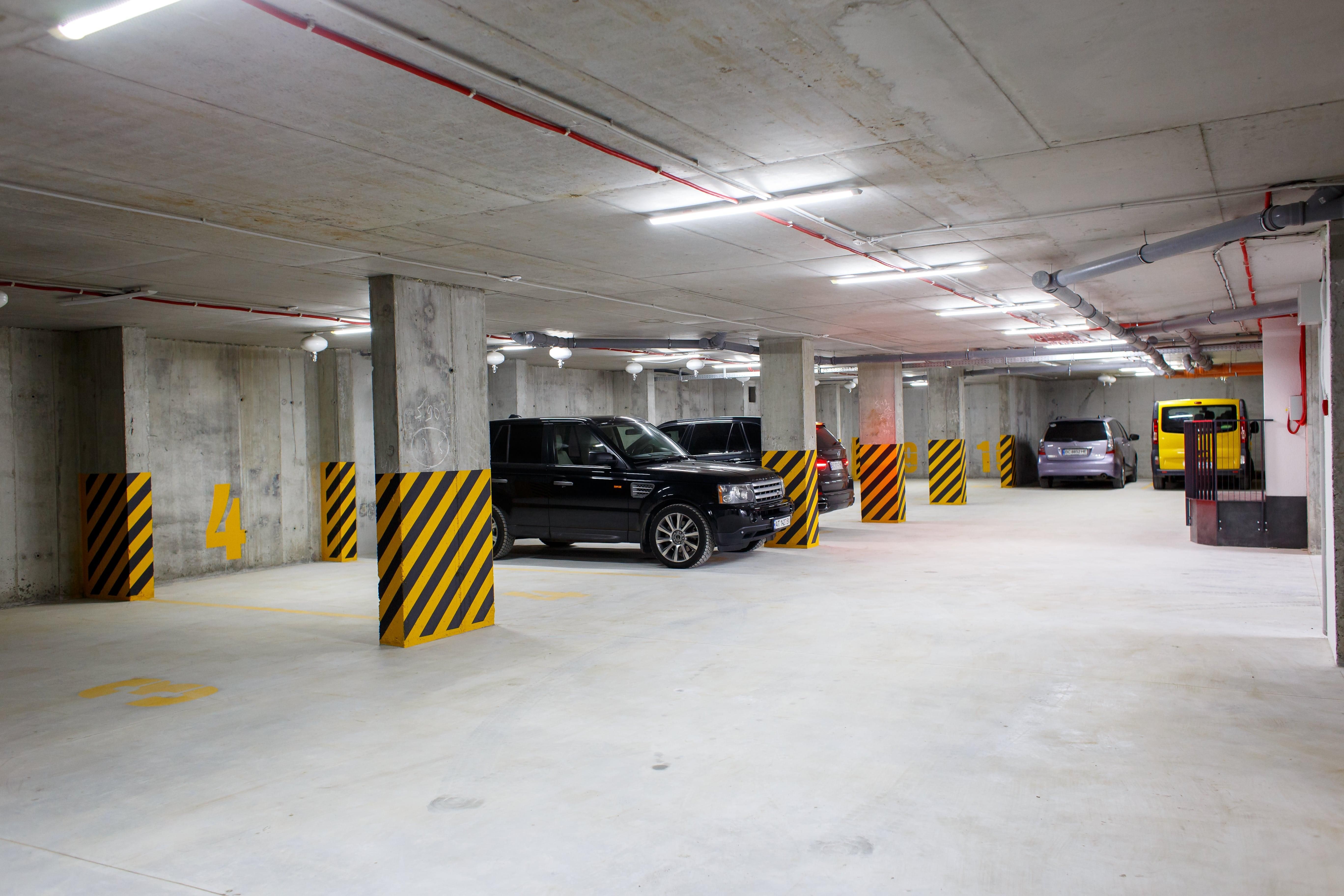 Зручне та ефективне паркування: все, що потрібно знати про підземну автостоянку