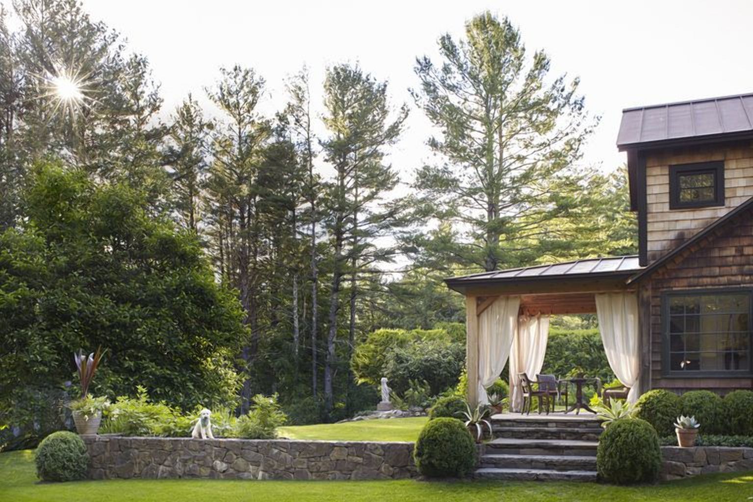 Волшебное возрождение: как дизайнер более 30 лет восстанавливает свою историческую усадьбу Волшебное возрождение: как дизайнер более 30 лет восстанавливает свою историческую усадьбу