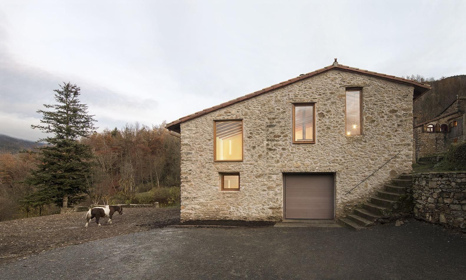 Гармонія спокою та затишку: як виглядає ідеальний фермерський дім в Іспанії Гармонія спокою та затишку: як виглядає ідеальний фермерський дім в Іспанії