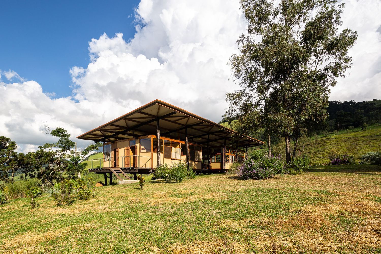 Бразильський рай: будинок високо в горах, який вражає настроєм